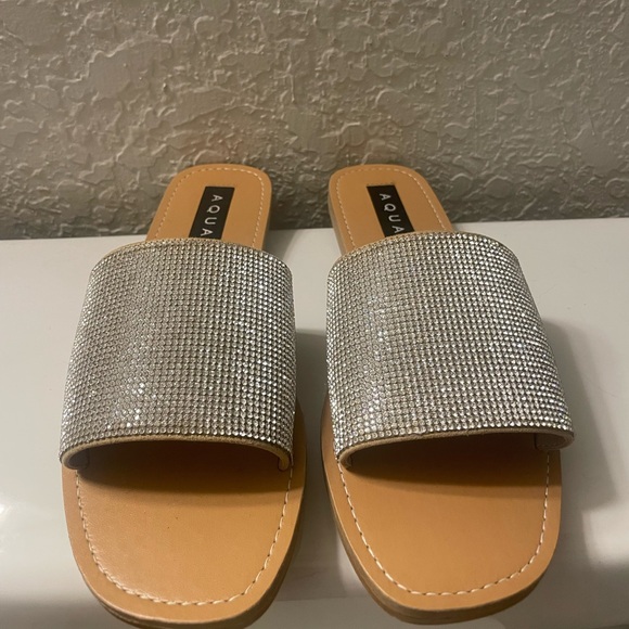 AQUA Womens Silver Embellished Shine Round Toe Slip On Slide Sandals Shoes 6.5 M - Picture 1 of 4
